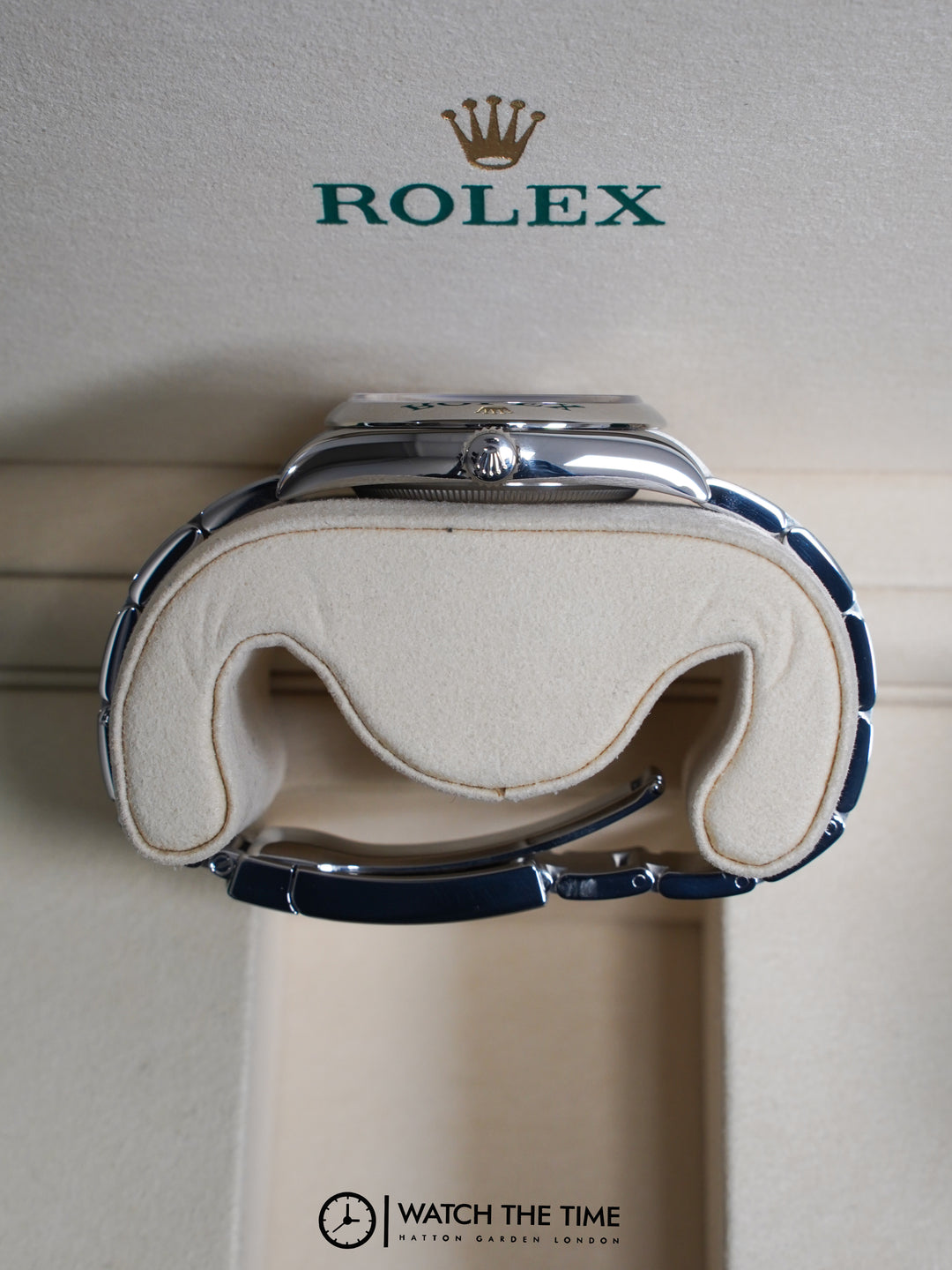 Rolex Oyster Perpetual Beige Stainless Steel 41 mm - 124300 - 2025