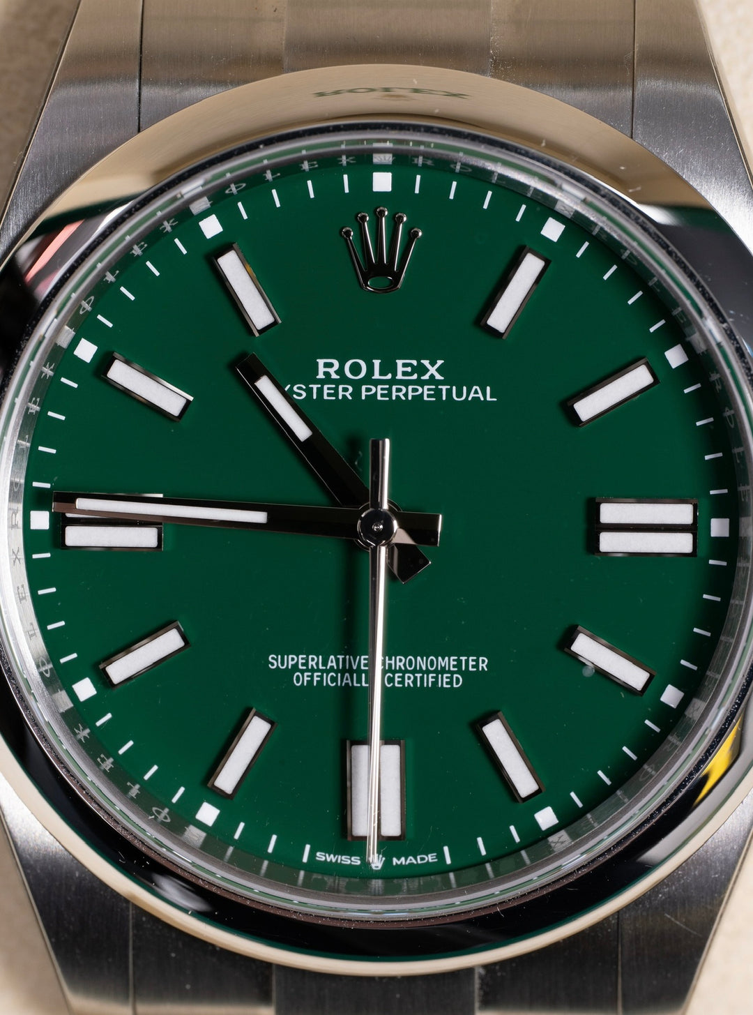 Rolex Oyster Perpetual 124300 - 2025