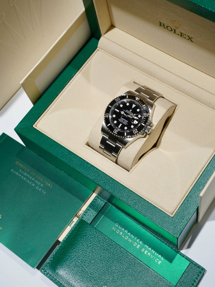 Rolex Submariner 126610LN - 2022