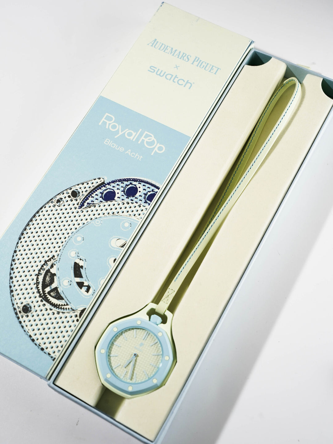 Ap X Swatch Royal Pop SSX03L101N