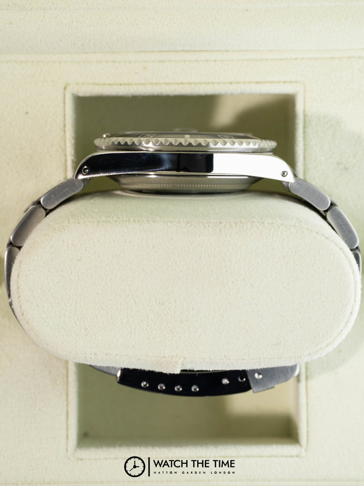 Rolex Submariner Date 16610 - 2002