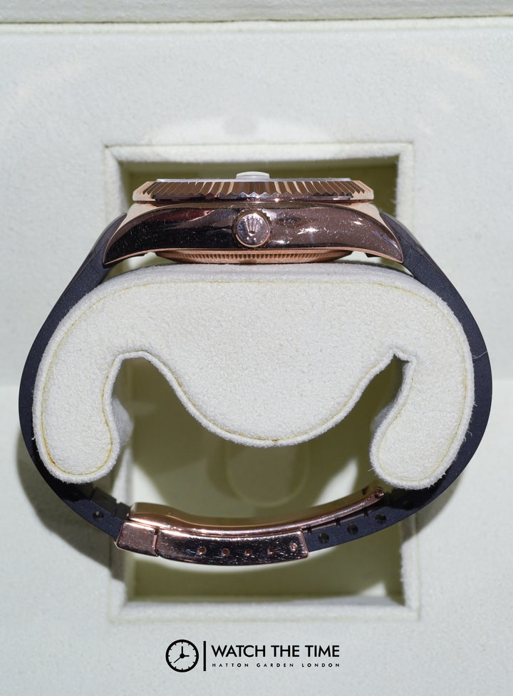 Rolex Sky-Dweller 326135