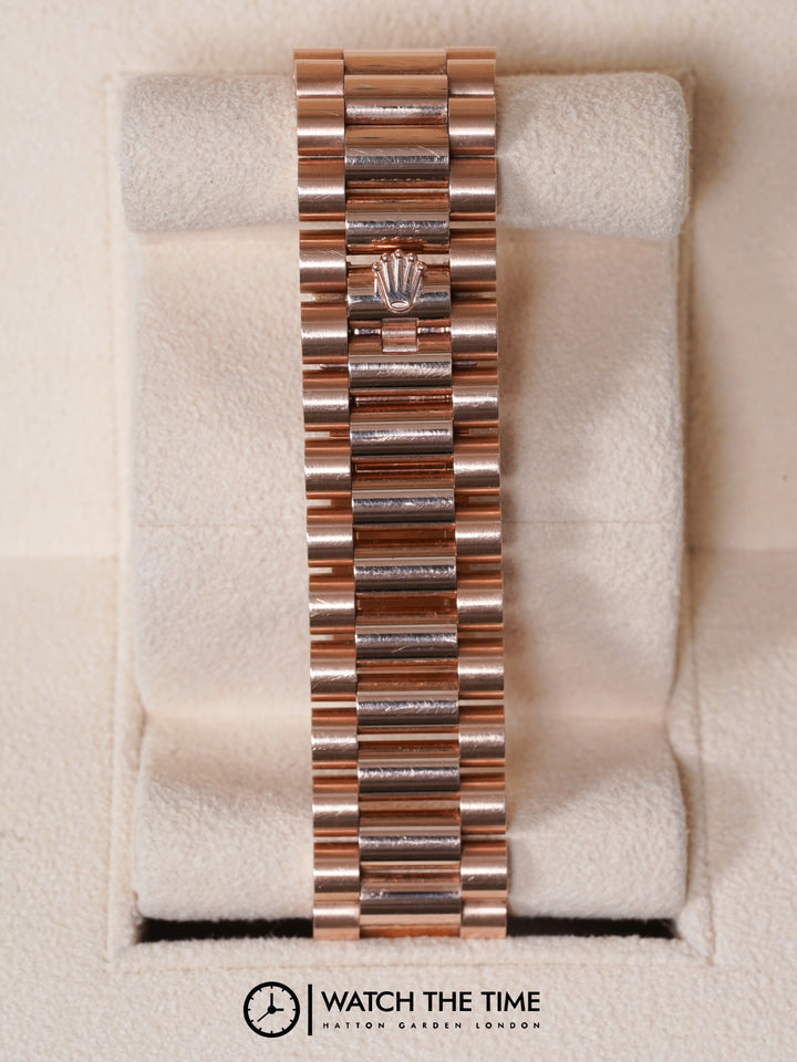 Rolex Daydate Olive Green Rose Gold 40 mm - 228235 - 2022