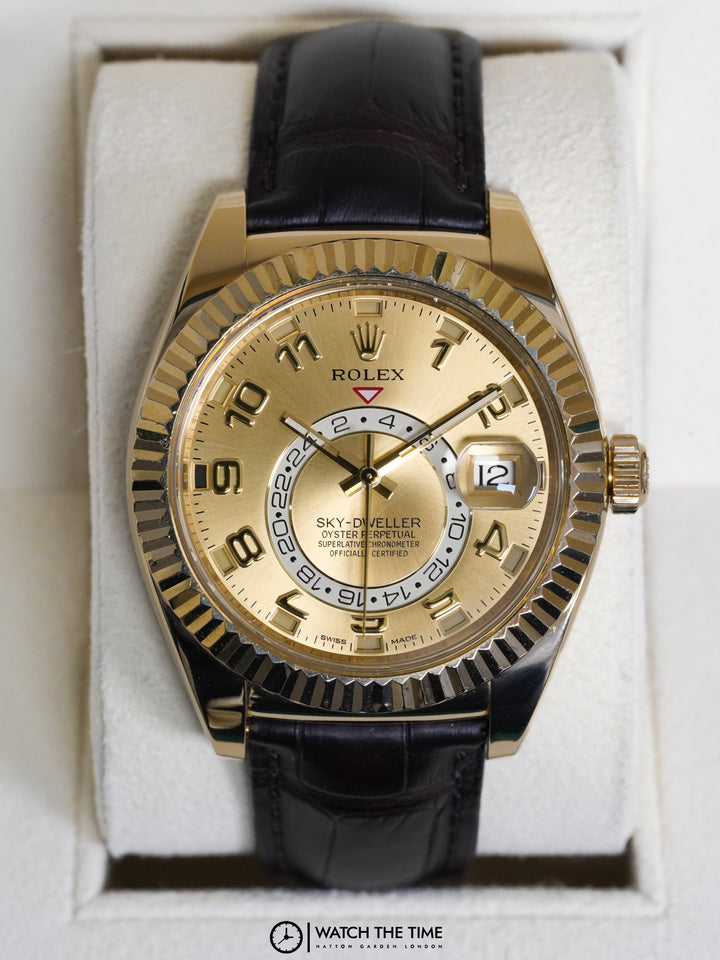 Rolex SkyDweller Champagne Yellow Gold 42 mm - 326138 - 2021