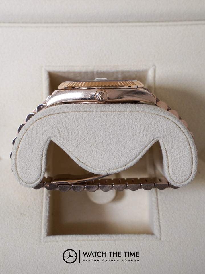 Rolex Daydate Olive Green Rose Gold 40 mm - 228235 - 2022