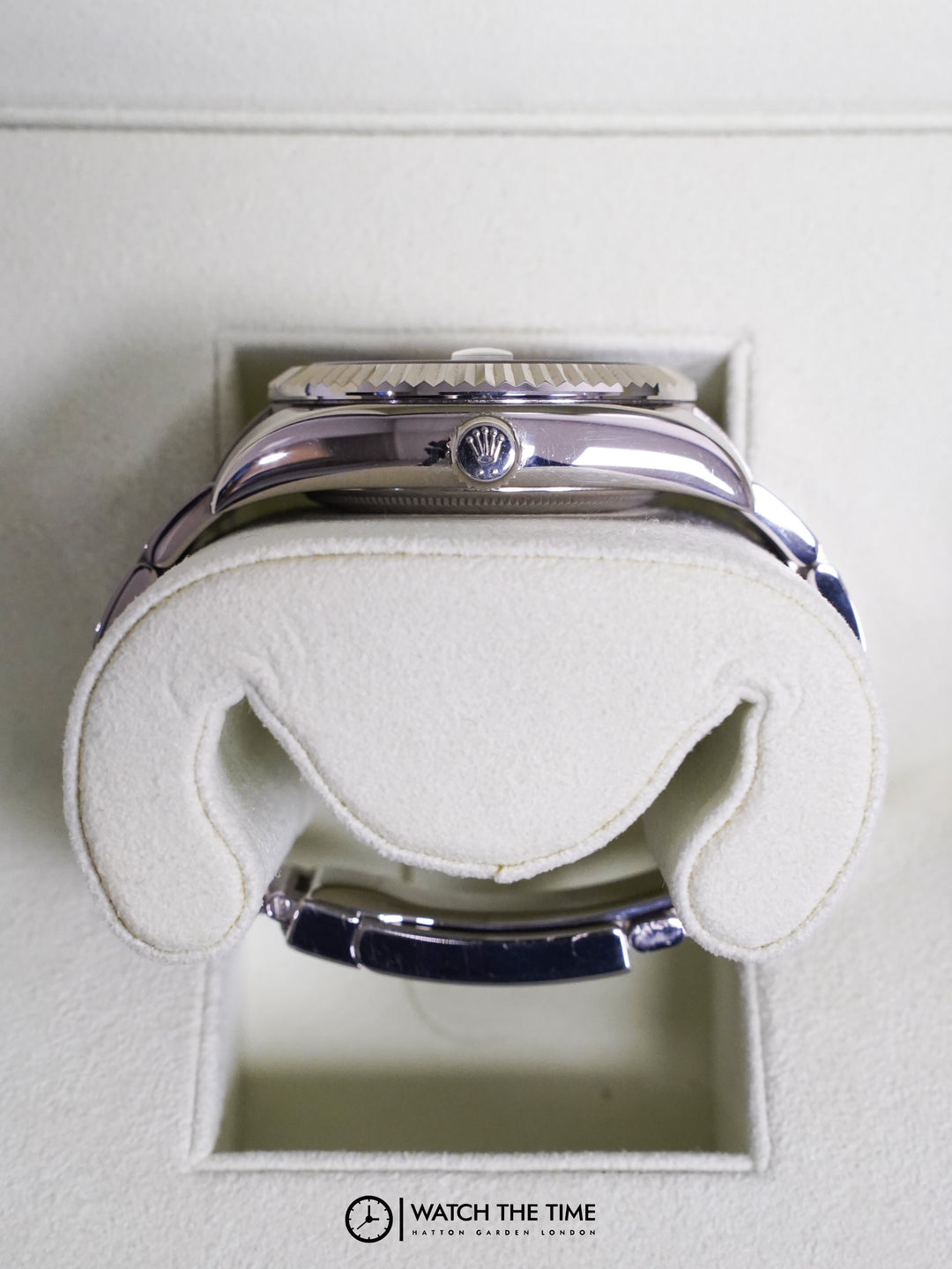 Rolex SkyDweller Ivory White Gold 42 mm - 326939 - 2018
