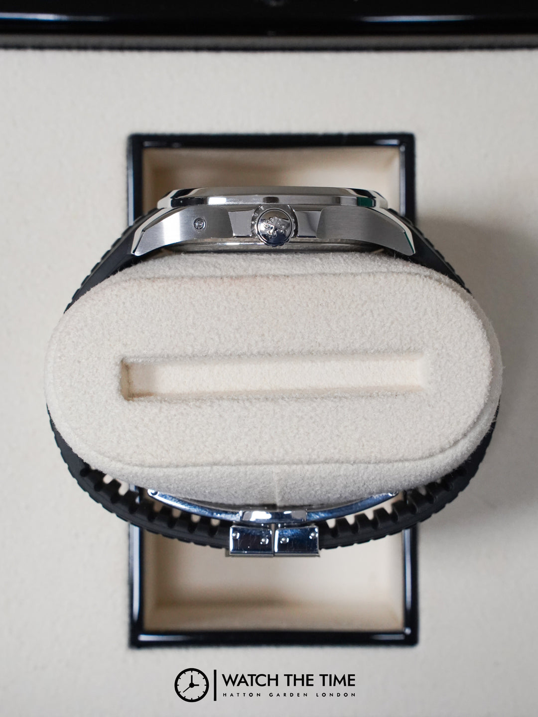 Patek Philippe Aquanaut Travel Time Black Stainless Steel  40.5 mm - 5164A - 2015