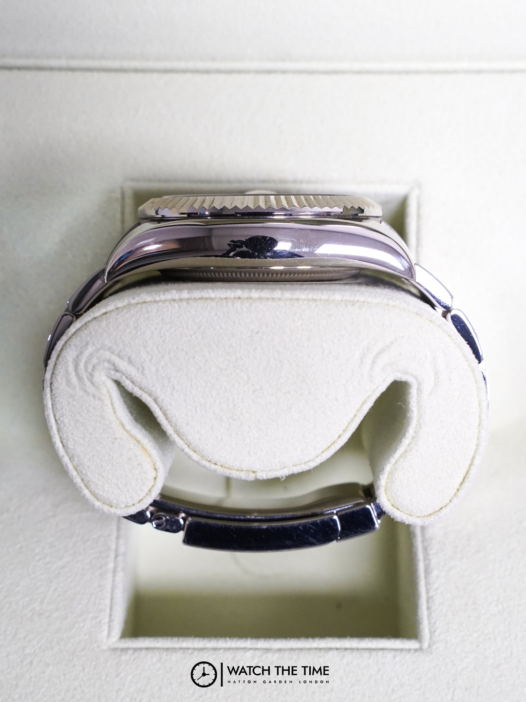 Rolex SkyDweller Ivory White Gold 42 mm - 326939 - 2018