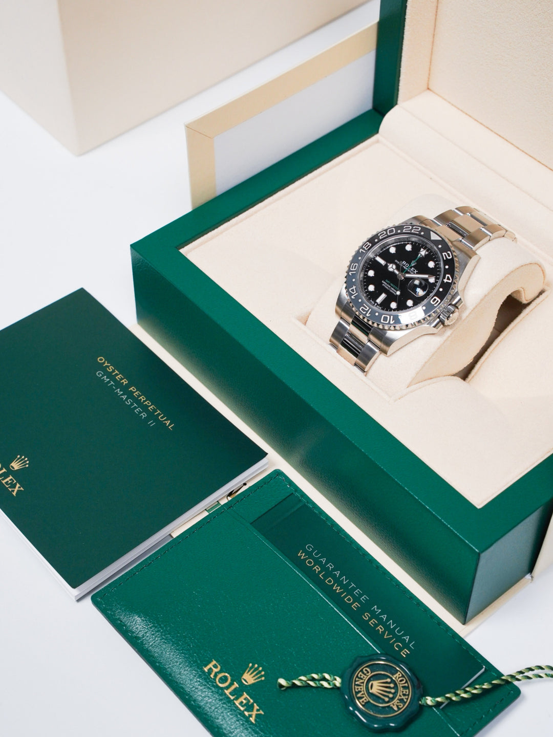 Rolex GMT-Master ll 126710GRNR - 2024