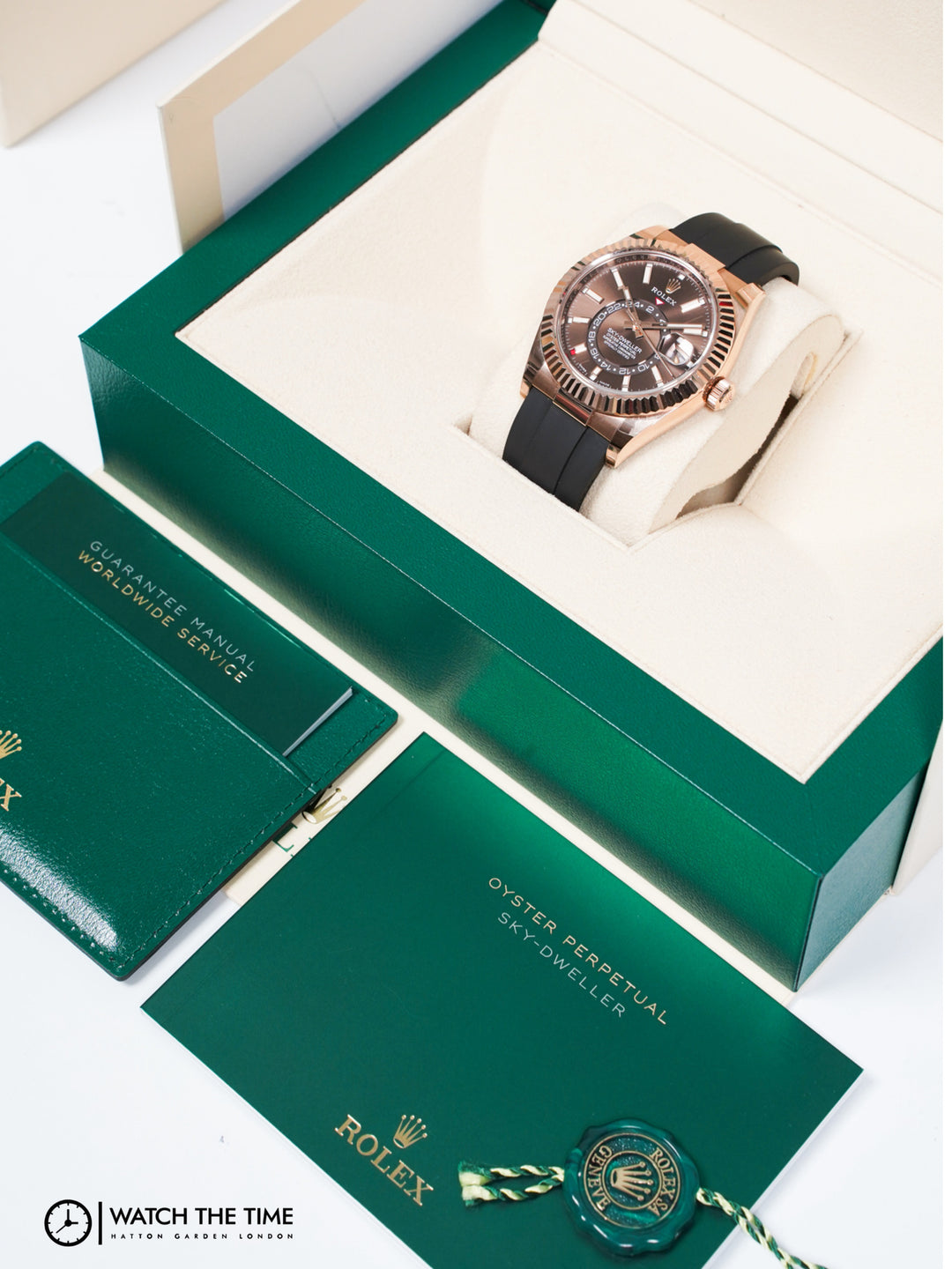 Rolex Sky-Dweller 326235