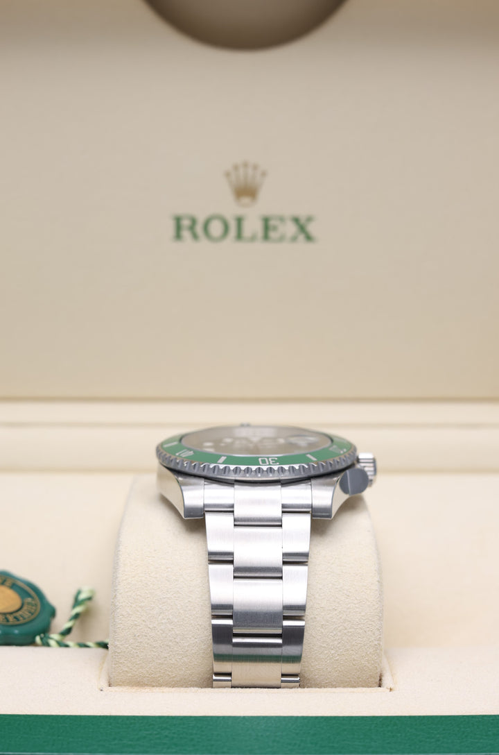 Rolex Submariner "Hulk" Stainless Steel 40mm - 116610LV