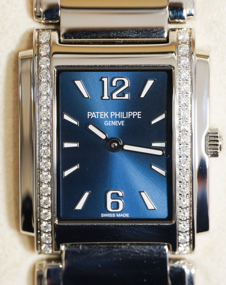 Patek Philippe Twenty~4 Blue Stainless Steel  25 mm - 4910 - 2021