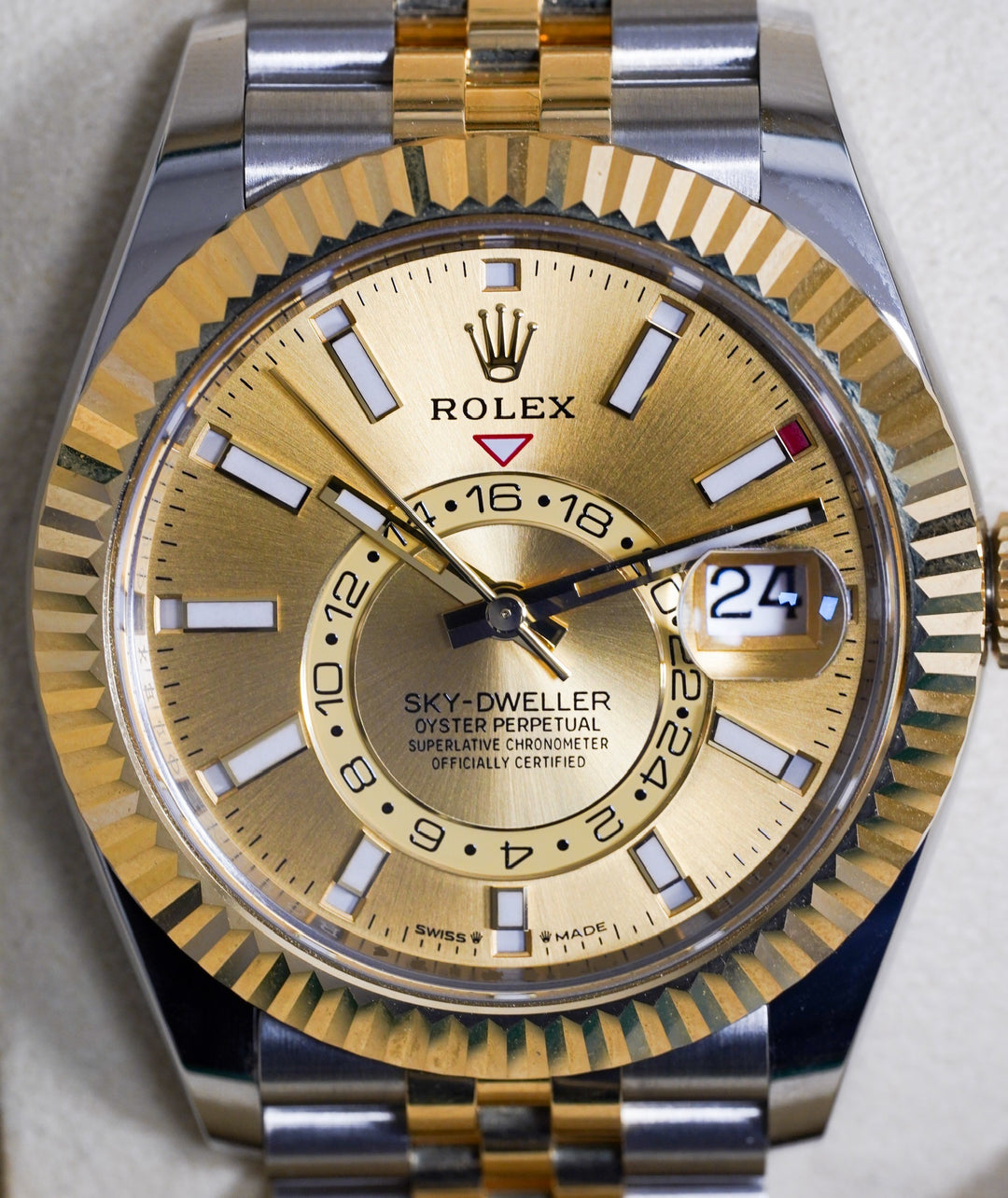 Rolex SkyDweller Champagne Stainless Steel Yellow Gold 42 mm - 336933 - 2024