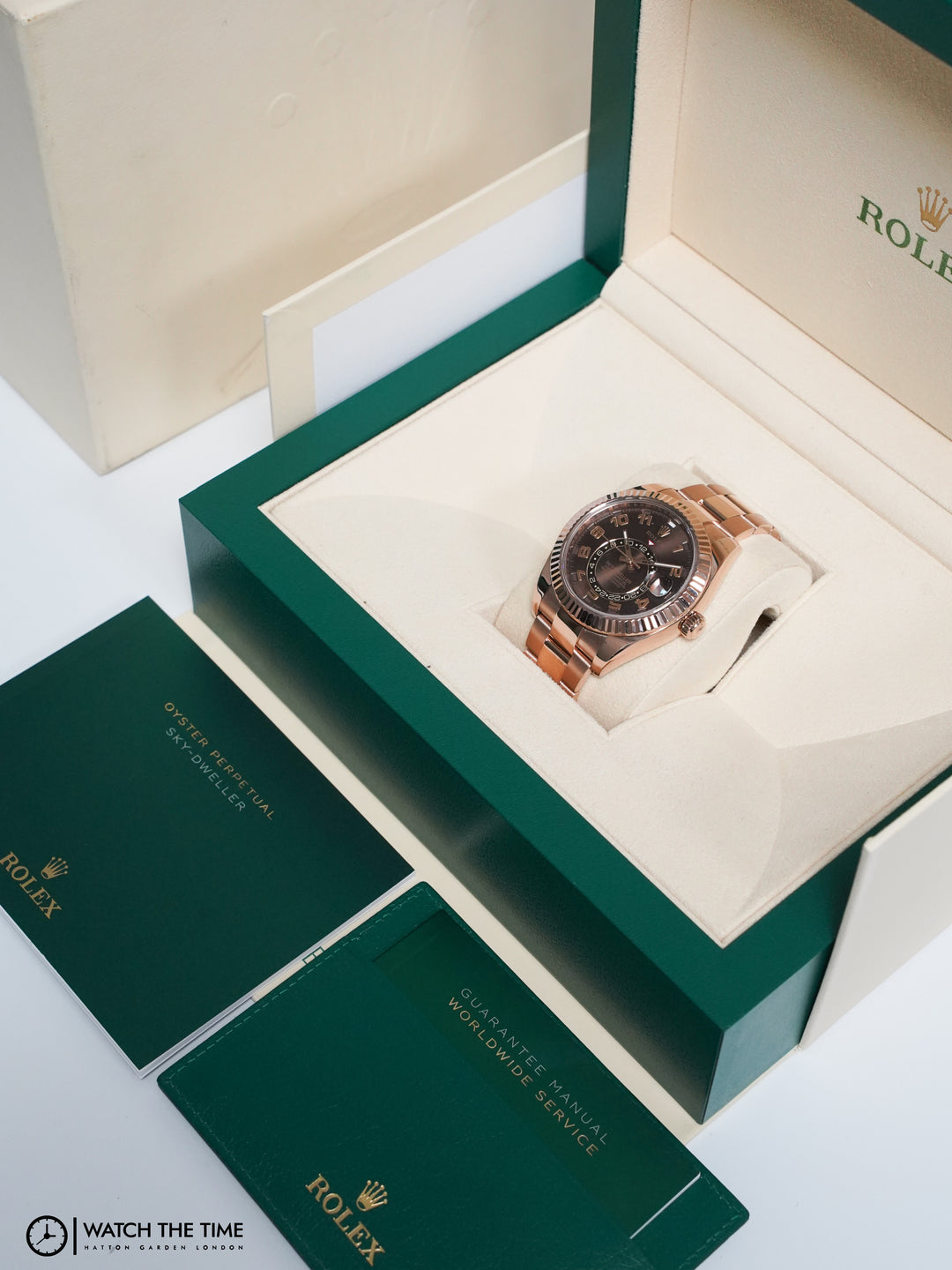 Rolex SkyDweller Chocolate Rose Gold 42 mm - 326935 - 2020