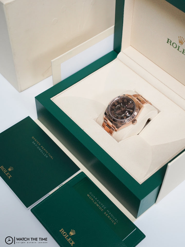 Rolex SkyDweller Chocolate Rose Gold 42 mm - 326935 - 2020