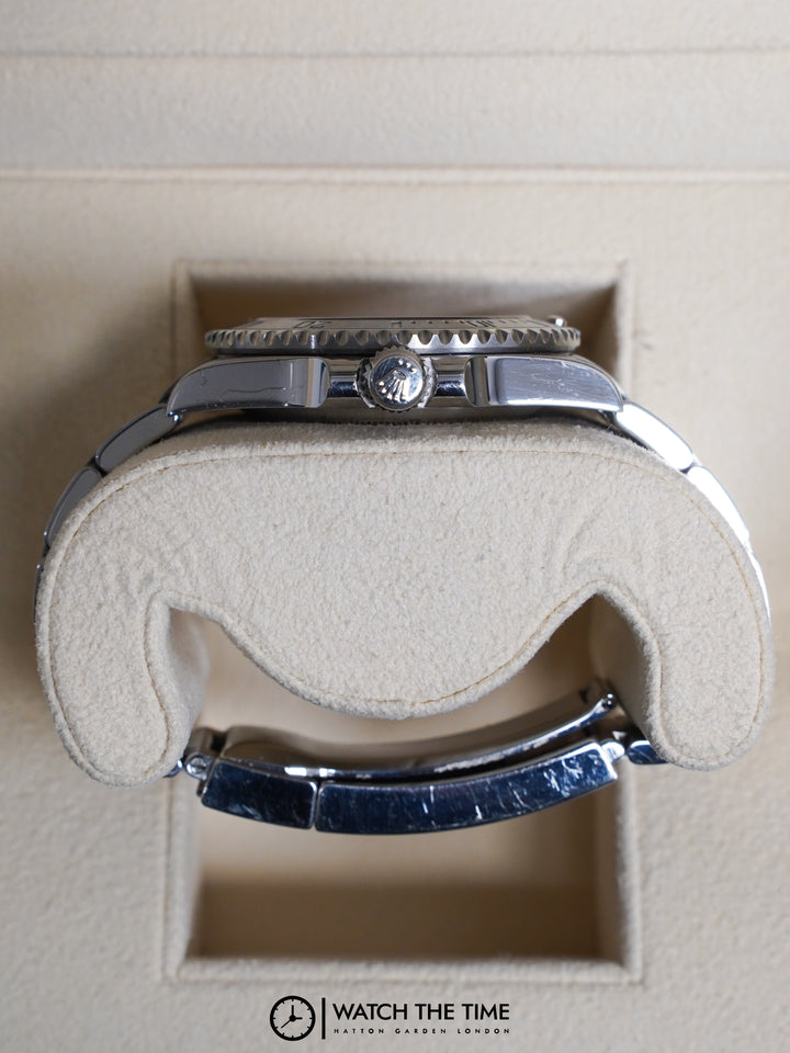 Rolex Submariner No Date Stainless Steel 41 mm - 124060 - 2021