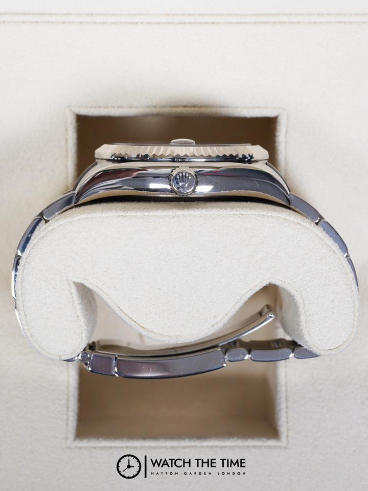 Rolex Sky-Dweller 42 Black Dial White Gold - 326939 - Unknown