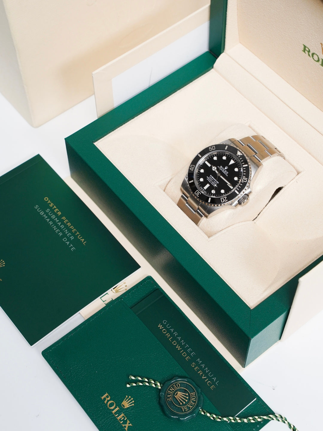 Rolex Submariner 124060 - 2024
