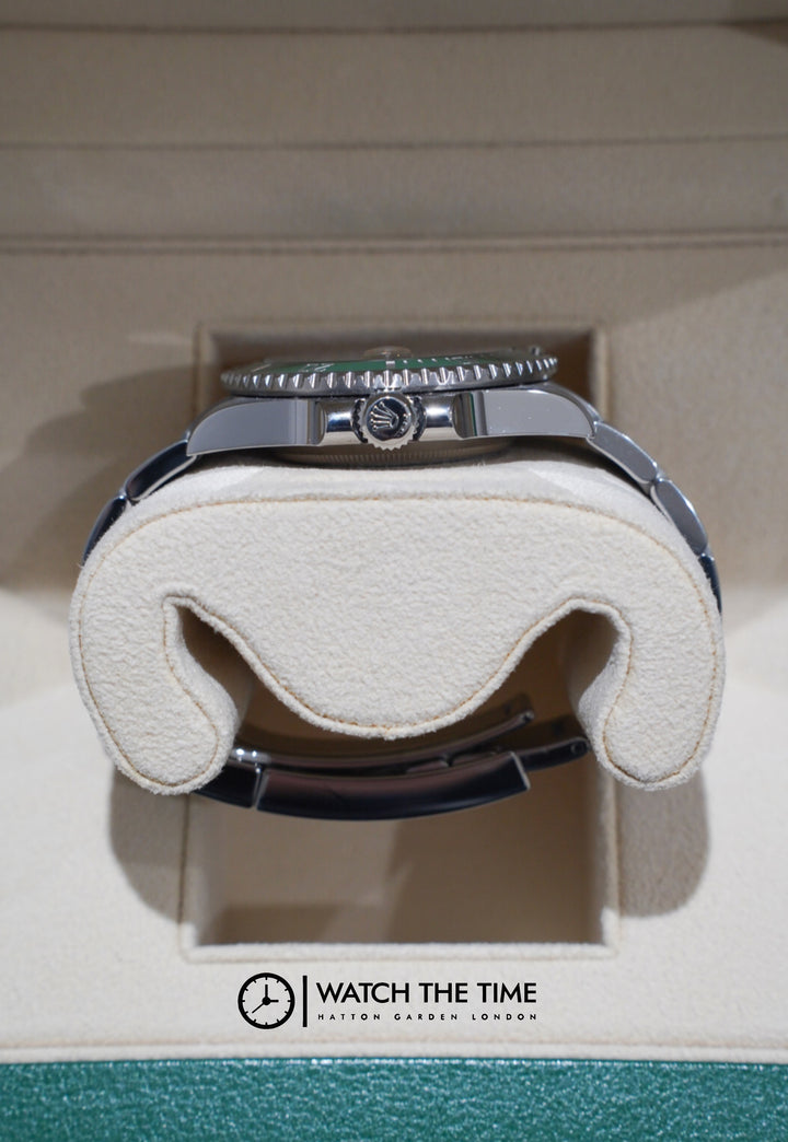 Rolex Submariner Green "HULK" Stainless Steel 40 mm -116610LV