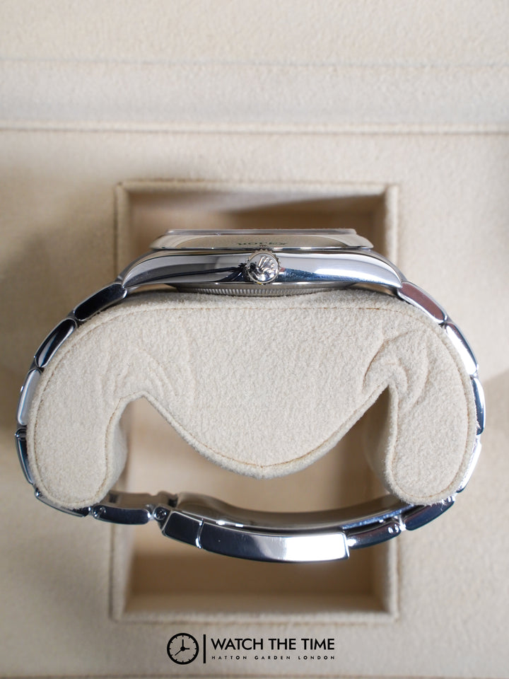 Rolex Oyster Perpetual 124300