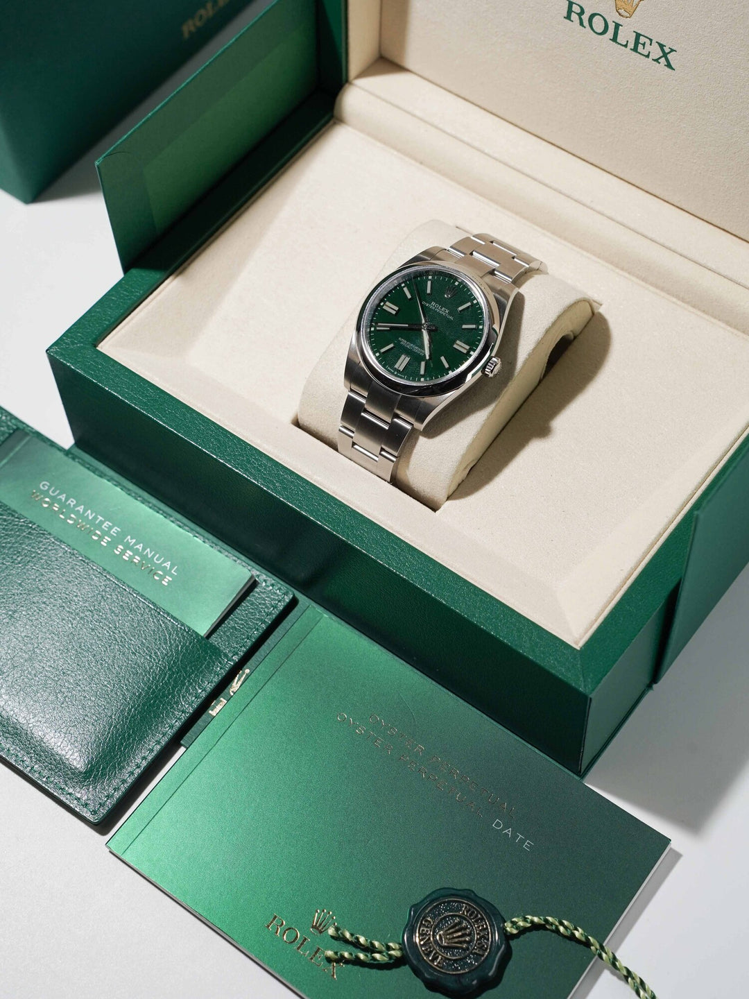 Rolex Oyster Perpetual 134300 - 2025